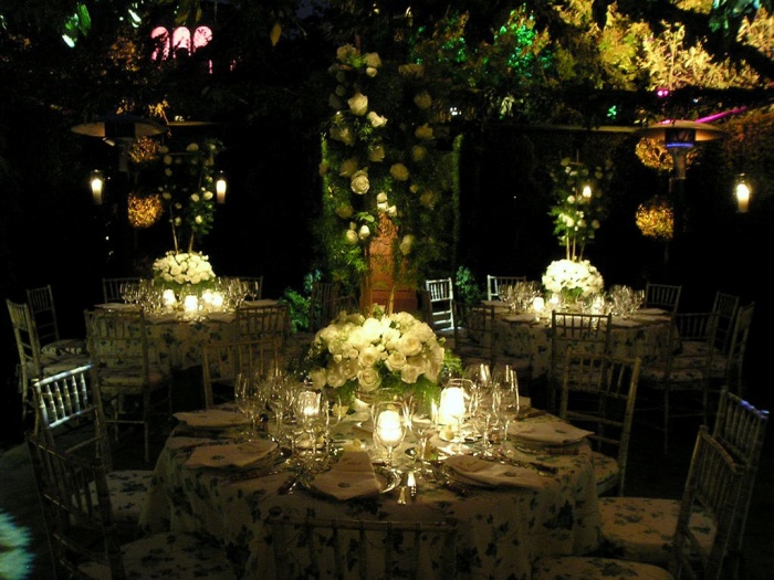 outdoor-wedding-lighting-1 Dazzling and Stunning Outdoor Wedding Decorations
