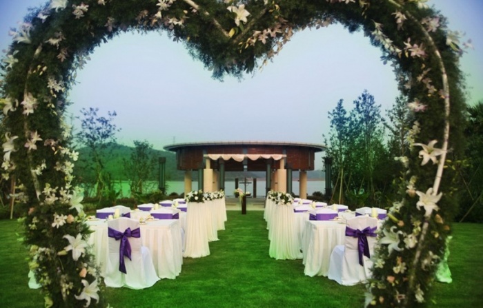 Dazzling and Stunning Outdoor Wedding Decorations 9 outdoor-wedding2