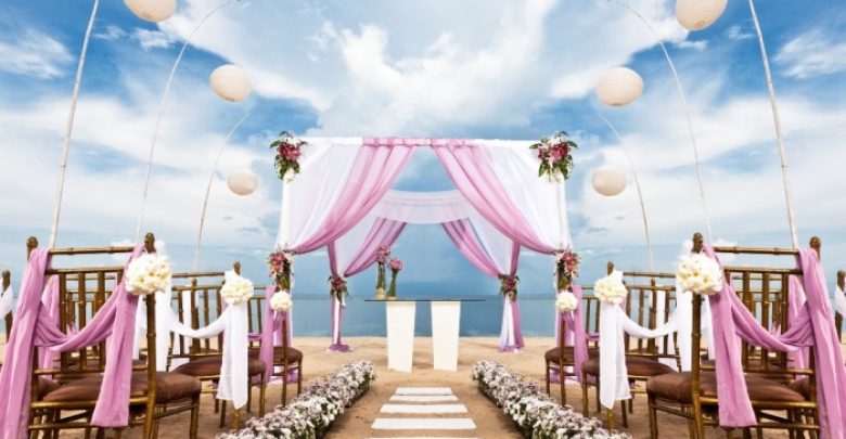 pink wedding theme Dazzling and Stunning Outdoor Wedding Decorations - tents 1