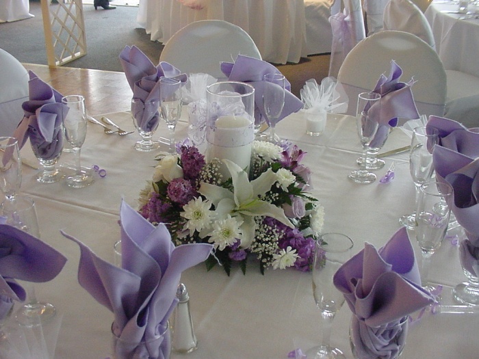 purple-wedding-centerpieces 50 Fabulous and Breathtaking Wedding Centerpieces