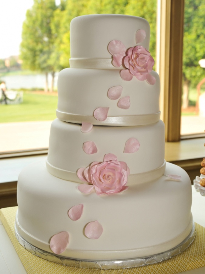 50 Mouthwatering and Wonderful Wedding Cakes 19 simple-chic-wedding-cake_original