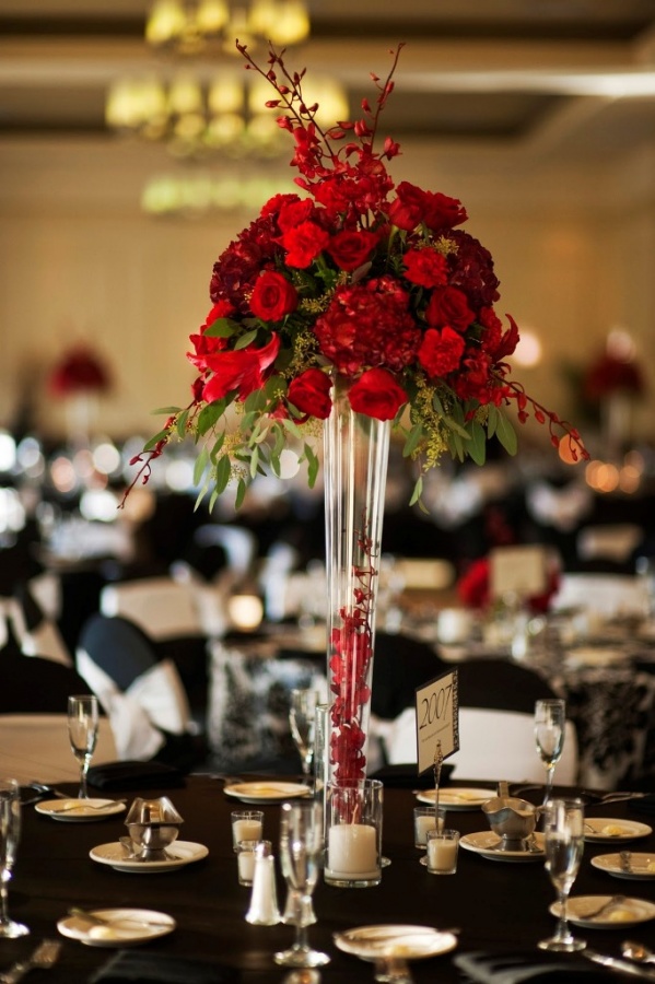 tall_red_centerpiece_sheraton_tampa 50 Fabulous and Breathtaking Wedding Centerpieces
