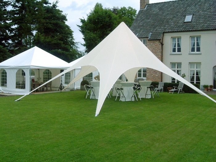 Dazzling and Stunning Outdoor Wedding Decorations 30 tent.
