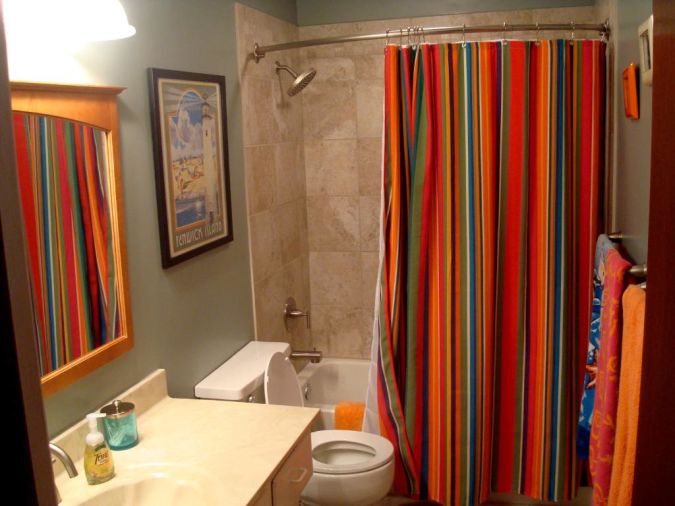 vintage-colorful-bathroom-window-curtains1 Curtains' Designs For Bathrooms And Showers