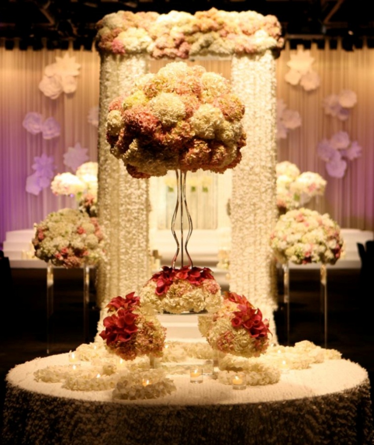 wedding-centerpiece-table-arrangement-ideas-46 50 Fabulous and Breathtaking Wedding Centerpieces