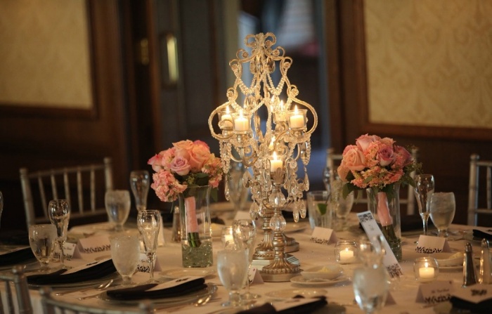 wedding-centerpieces-crystals-candles-tea-lights-roses 50 Fabulous and Breathtaking Wedding Centerpieces