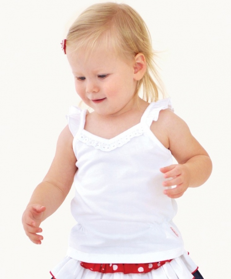 white-cotton-singlet-top Top 15 Cutest Baby Clothes for Summer
