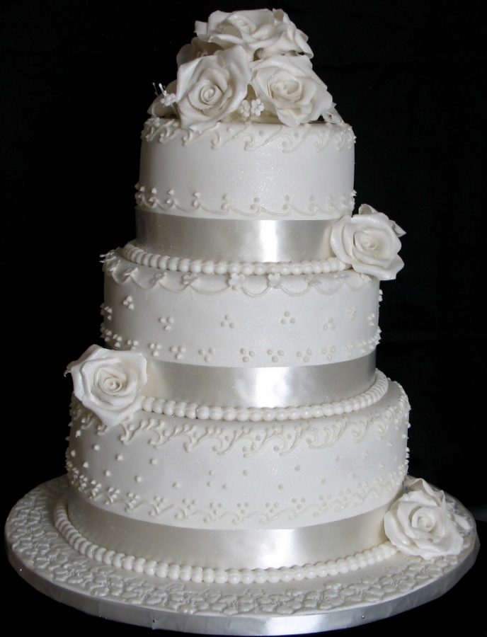 50 Mouthwatering and Wonderful Wedding Cakes 48 white-wedding-cake
