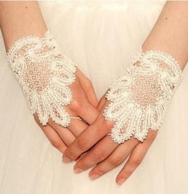 1341422557299 35 Elegant Design Of Bridal Gloves And Tips On Wearing It In Your Wedding