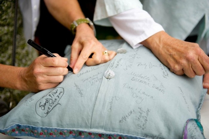 35-non-traditional-and-creative-wedding-guest-book-ideas-4 Unique And Creative Guest Book Ideas For Your Wedding Day