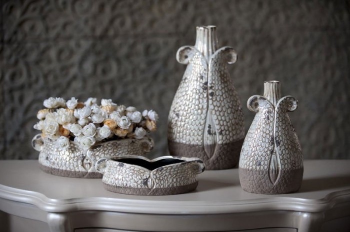 377112716_931 35 Designs Of Ceramic Vases For Your Home Decoration