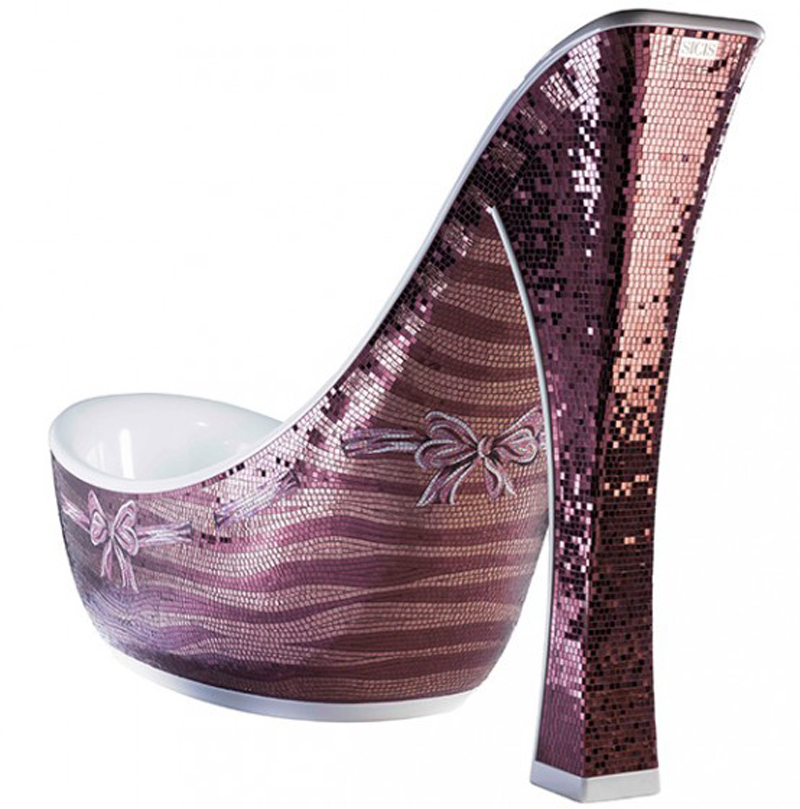 Glitter-pattern-on-the-shoe-bathtubs-looks-so-glamorous-and-luxury