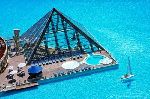 Slide1216 14 Images of The Biggest Swimming Pools In The World