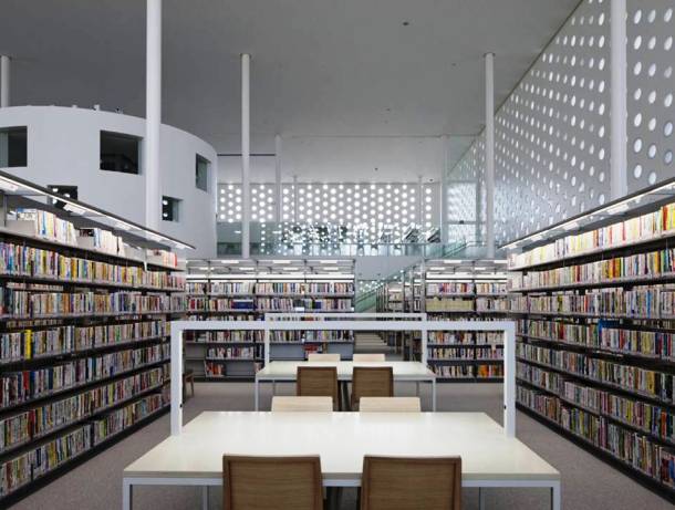 Kanazawa Umimirai Library (Kanazawa City, Japan)