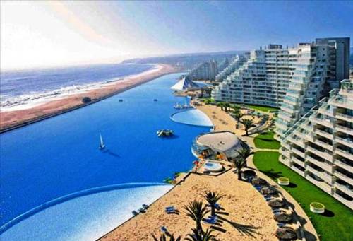 14 Images of The Biggest Swimming Pools In The World 4 Slide414