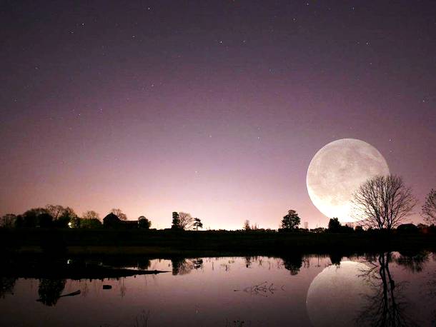 Slide727 15 Stunning Images Of A Supermoon Taken In Different Locations