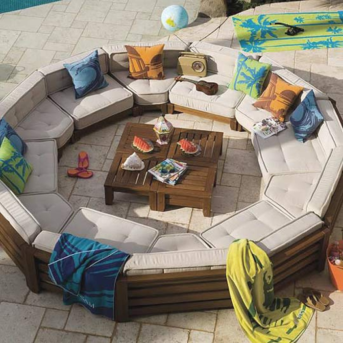 circle-wicker-outdoor-furniture-set 32 Most Interesting Outdoor Furniture Designs