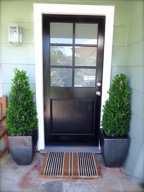 cococozy-front-door-black-stripe-striped-doormat-mat-boxwood-topiaries 5 Tips On Choosing The Suitable Front Door Mat Or Rug