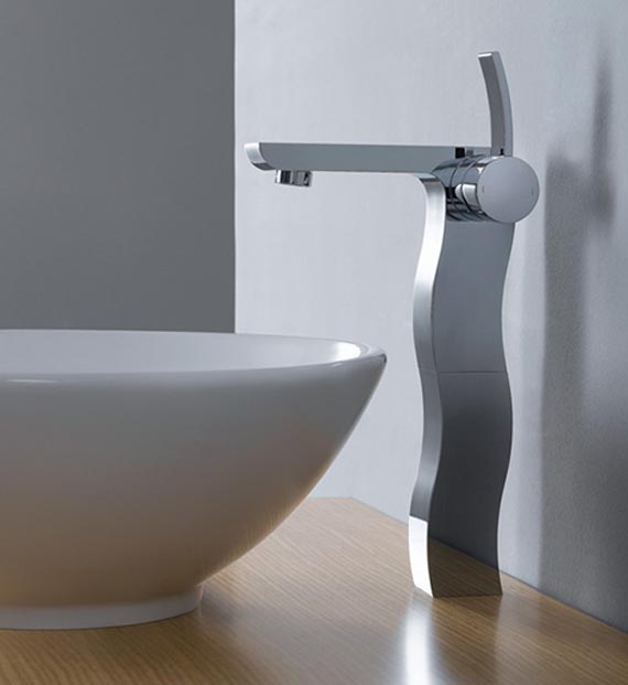 contemporary-bathroom-faucet-design-for-bathtub