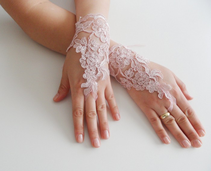 35 Elegant Design Of Bridal Gloves And Tips On Wearing It In Your Wedding 19 il_fullxfull.426549318_m557
