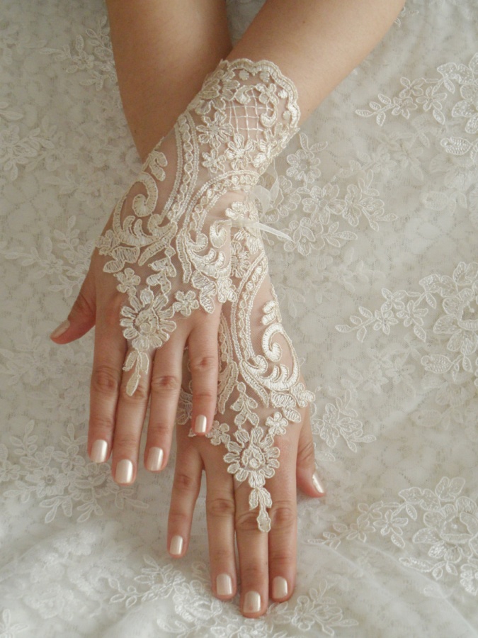 il_fullxfull.455502135_ipbd 35 Elegant Design Of Bridal Gloves And Tips On Wearing It In Your Wedding
