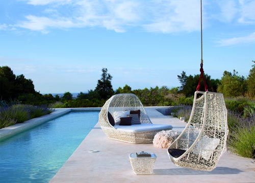 32 Most Interesting Outdoor Furniture Designs 16 mebel-patricia-urquiola-24