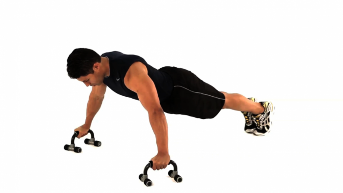 10 MMA Workouts to Achieve Fitness 12 pushups on push up bars version 2