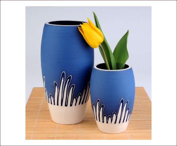 rowena_gilbert_contemporary_ceramics_reed_design_curved_vase_cobalt_blue