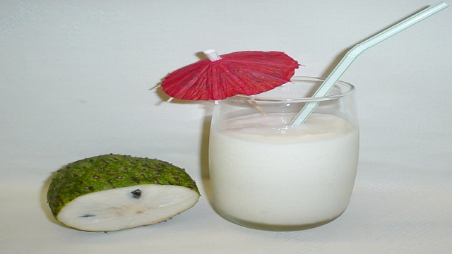 Soursop it is a rich fruit in vitamin B2, B and vitamin C