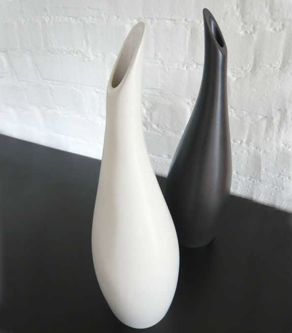 35 Designs Of Ceramic Vases For Your Home Decoration 30 tallopusvasesmain_1