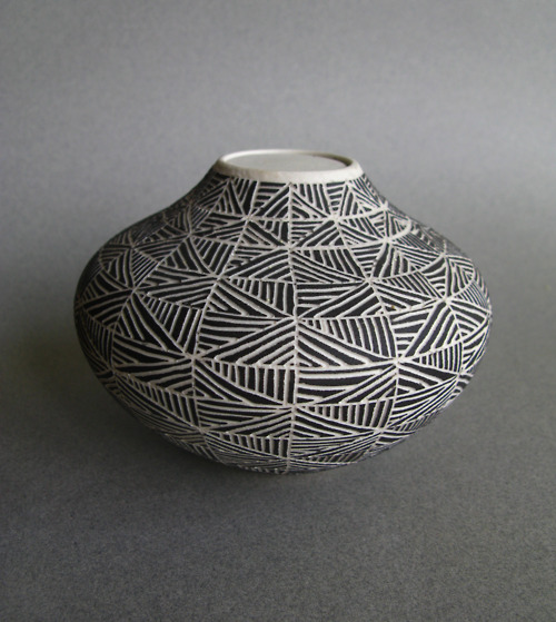 35 Designs Of Ceramic Vases For Your Home Decoration 34 tumblr_lje1s6dIE81qihtsco1_500
