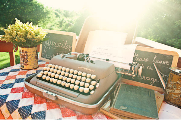 typewriter-wedding-guest-book-idea