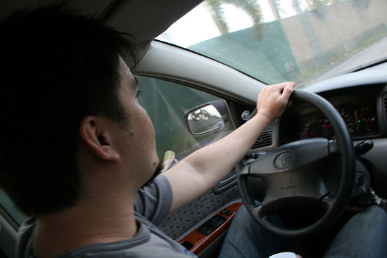 550px-Stay-Awake-when-Driving-Step-12 10 Tips To Stay Awake While Driving For Long Distances