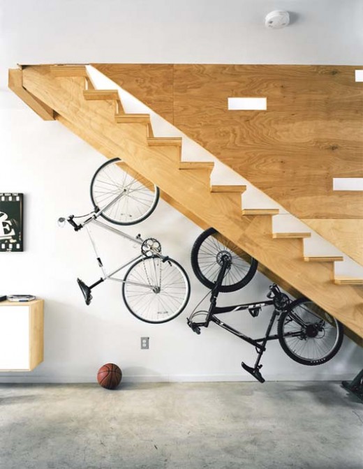 6867350_f520 Turn Your Old Staircase into a Decorative Piece