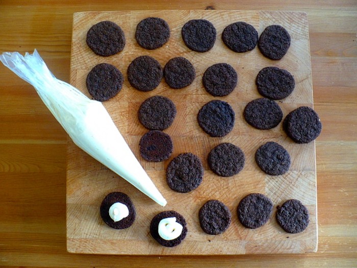 Learn to Make Oreo Cookies on Your Own 25 6a0133ec49e4e4970b0147e304d232970b-800wi