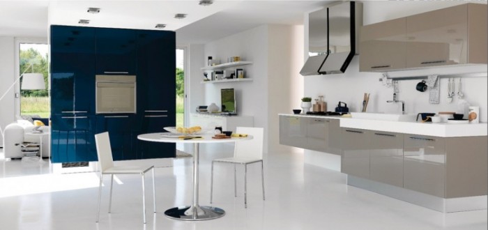 Amazing-modern-blue-white-gray-kitchen-with-blue-border-wall-and-modern-gray-kitchen-cabinet-972x458