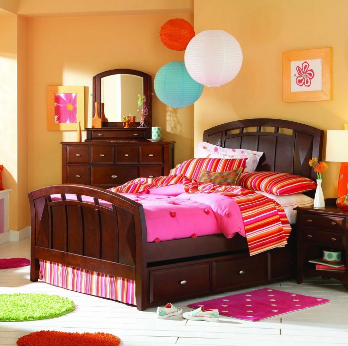 Colorful-Children-Bedroom-Interior-Designs-Layout Get A Delight Interior By Applying Some Colorful Designs