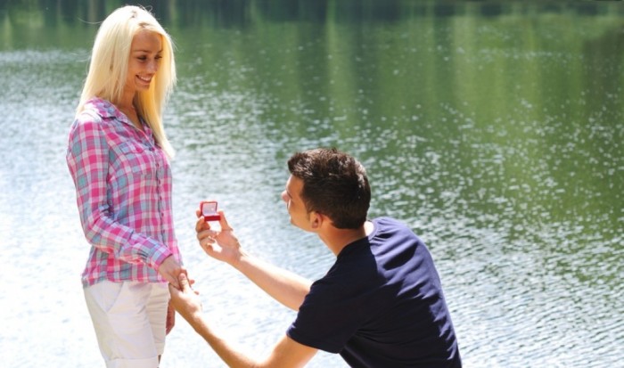 7 Tips to Read Your Man's Mind and Control Him 11 Girl-Gets-Ring