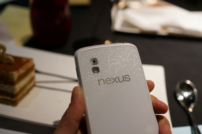 Google Offers Nexus 4 at an Incredible Price 7 Google-LG-Nexus-4-White-1