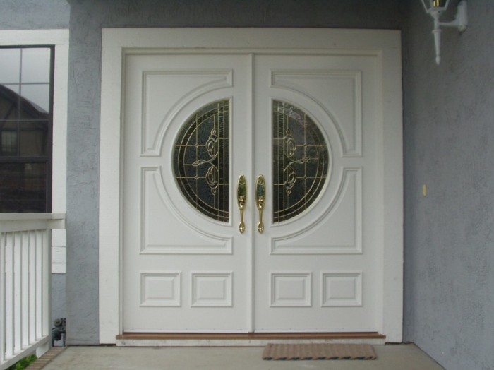 Luxurious-White-Door-Designs-Glossy-Gold-Handles-French-Window-915x686