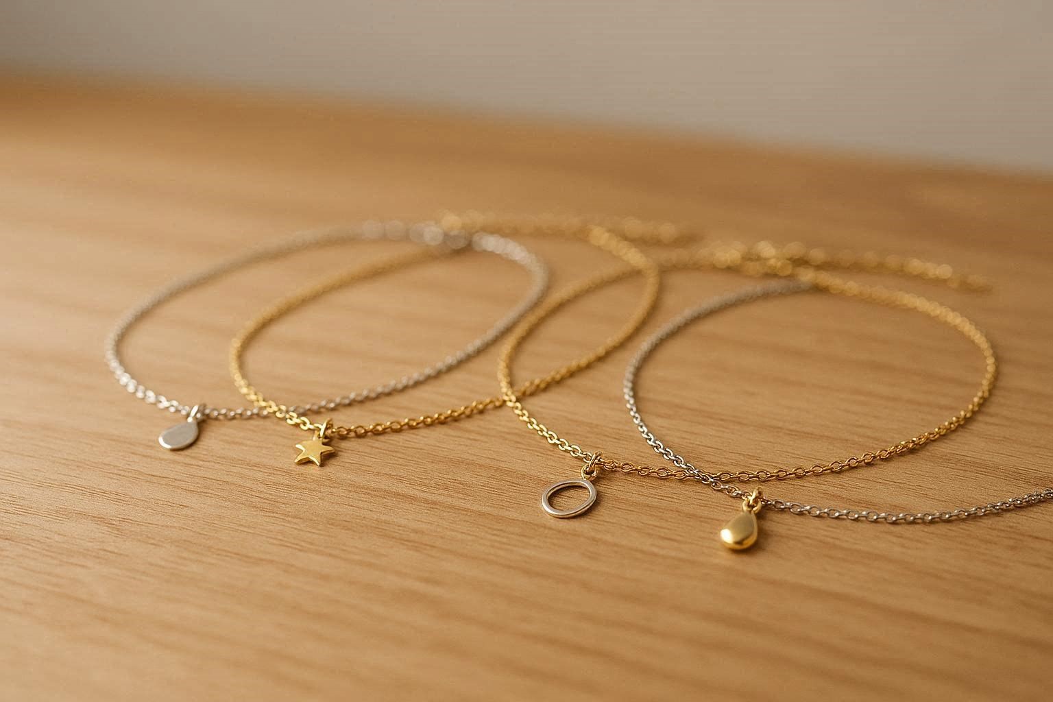 The Best Jewelry Pieces That Women Like 13 Minimalist Anklets The Best Jewelry Pieces That Women Like - 12