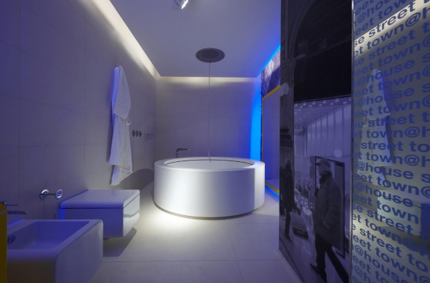Unique-Bathroom-with-Hi-Tech-Design-620x409 14 Amazing Interior Designs In High-Technology Style