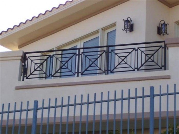 er013_small 60+ Best Railings Designs for a Catchier Balcony