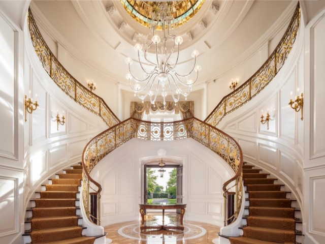 inside-the-grand-staircase-makes-quite-the-impression_zpsc64cde35 Make Your Home Look Like a Palace
