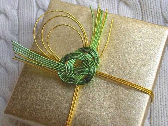 mizuhiki_gift_wrap 35 Creative and Simple Gift Wrapping Ideas