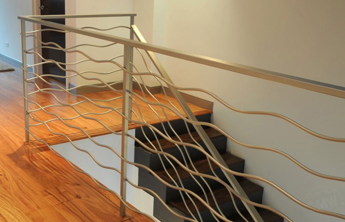 modern-design-metal-railing-downtown-chicago Decorate Your Staircase Using These Amazing Railings