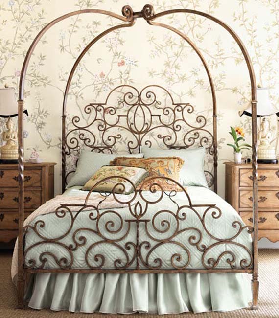 romantic-and-luxurious-canopy-bed-design Luxury Designs For Beds Made Of Metal