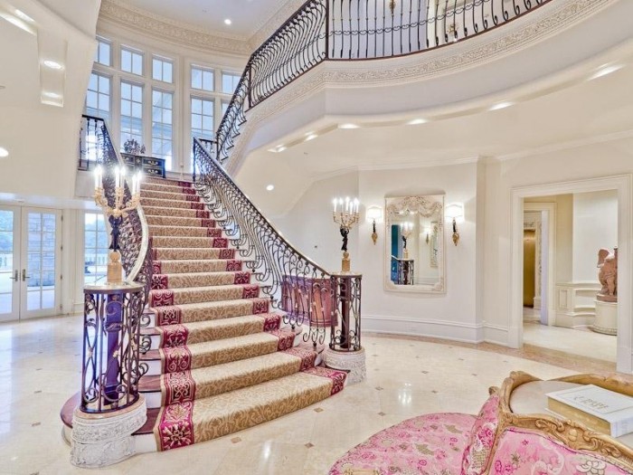 the-grand-staircase-upon-entering Make Your Home Look Like a Palace