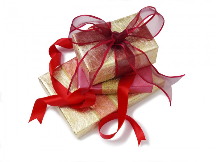 wrapped-prsnts 35 Creative and Simple Gift Wrapping Ideas