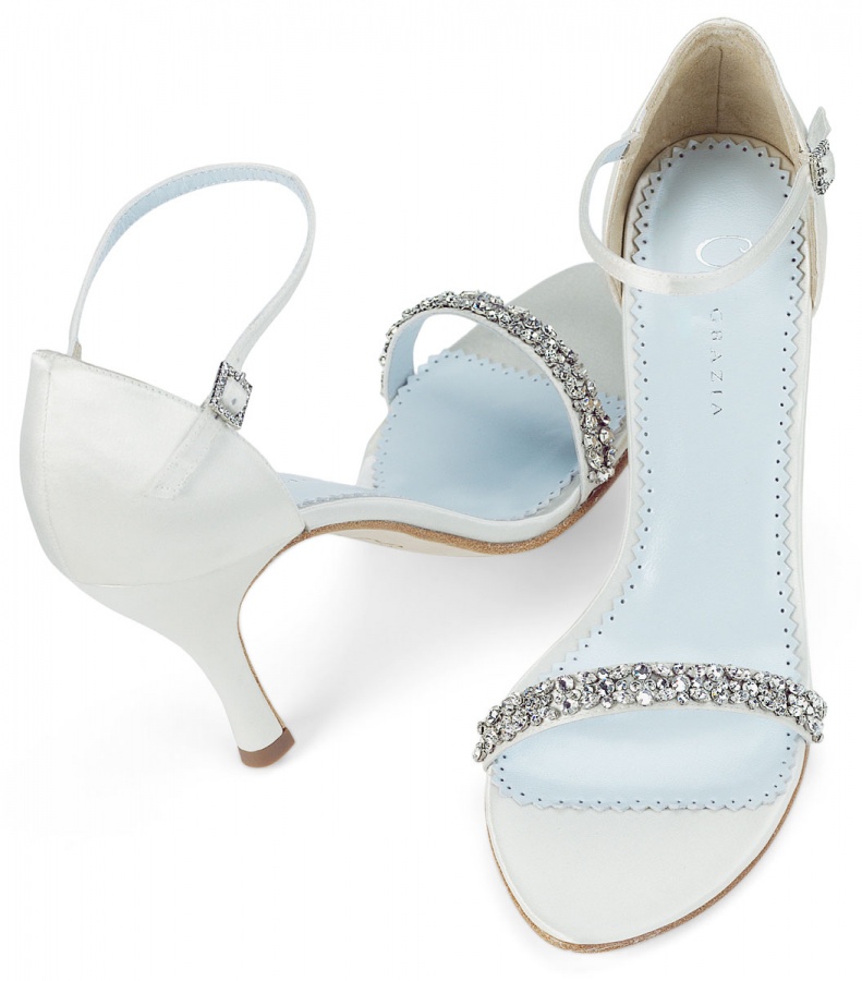 010283 A Breathtaking Collection of White Bridal Shoes for Your Wedding Day